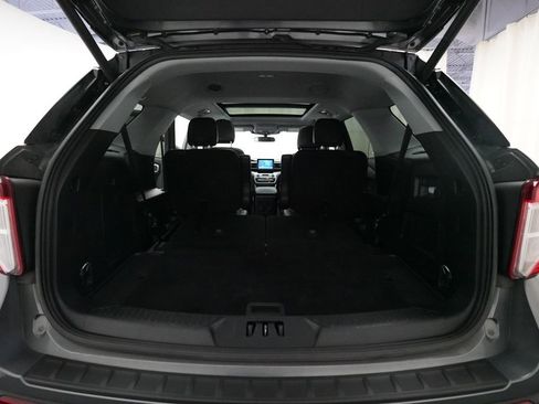 Used 2023 Ford Explorer XLT w/ Equipment Group 202A image 10