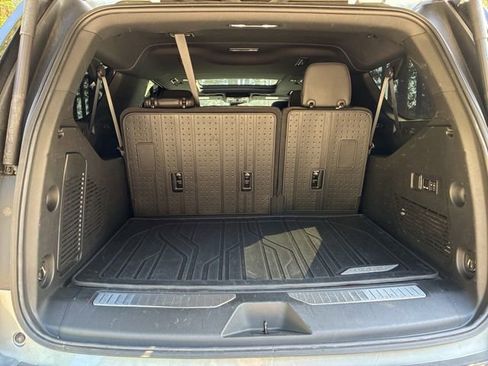 Used 2023 Chevrolet Suburban RST w/ Luxury Package AWD/4WD image 17