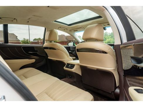Used 2018 Lexus LS 500 w/ Interior Upgrade Package RWD image 15