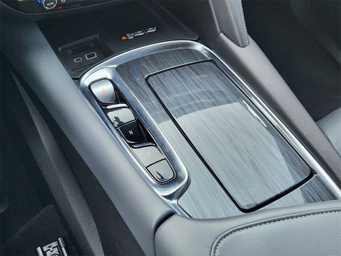 Used 2024 Buick Enclave Premium image 19