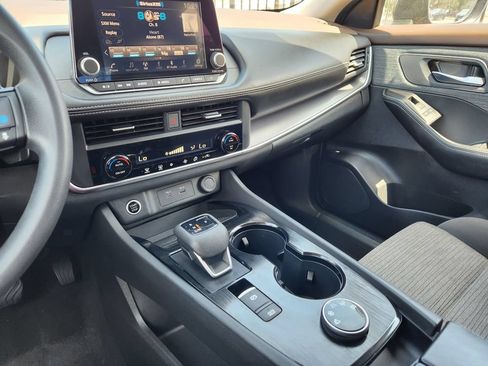 Used 2023 Nissan Rogue SV AWD/4WD image 16