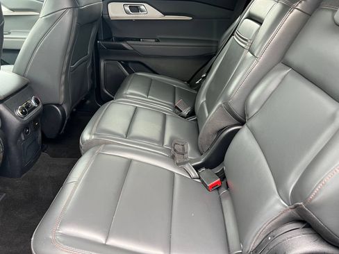 Used 2025 Ford Explorer Active w/ Active Comfort Package AWD/4WD image 13