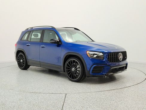 Used 2025 Mercedes-Benz GLB 35 AMG 4MATIC image 3
