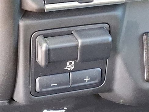 Used 2025 Chevrolet Silverado 2500 Custom image 19