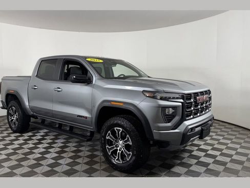Used 2025 GMC Canyon AT4 AWD/4WD image 1