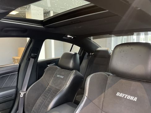 Used 2022 Dodge Charger Scat Pack w/ Daytona Edition Group RWD image 32