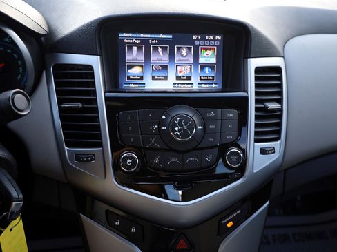 Used 2013 Chevrolet Cruze LT image 9