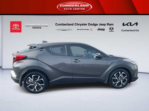 Used 2021 Toyota C-HR XLE image 9