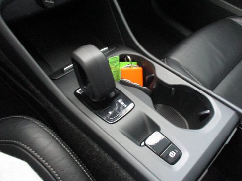 Used 2022 Volvo XC40 T5 Momentum image 84