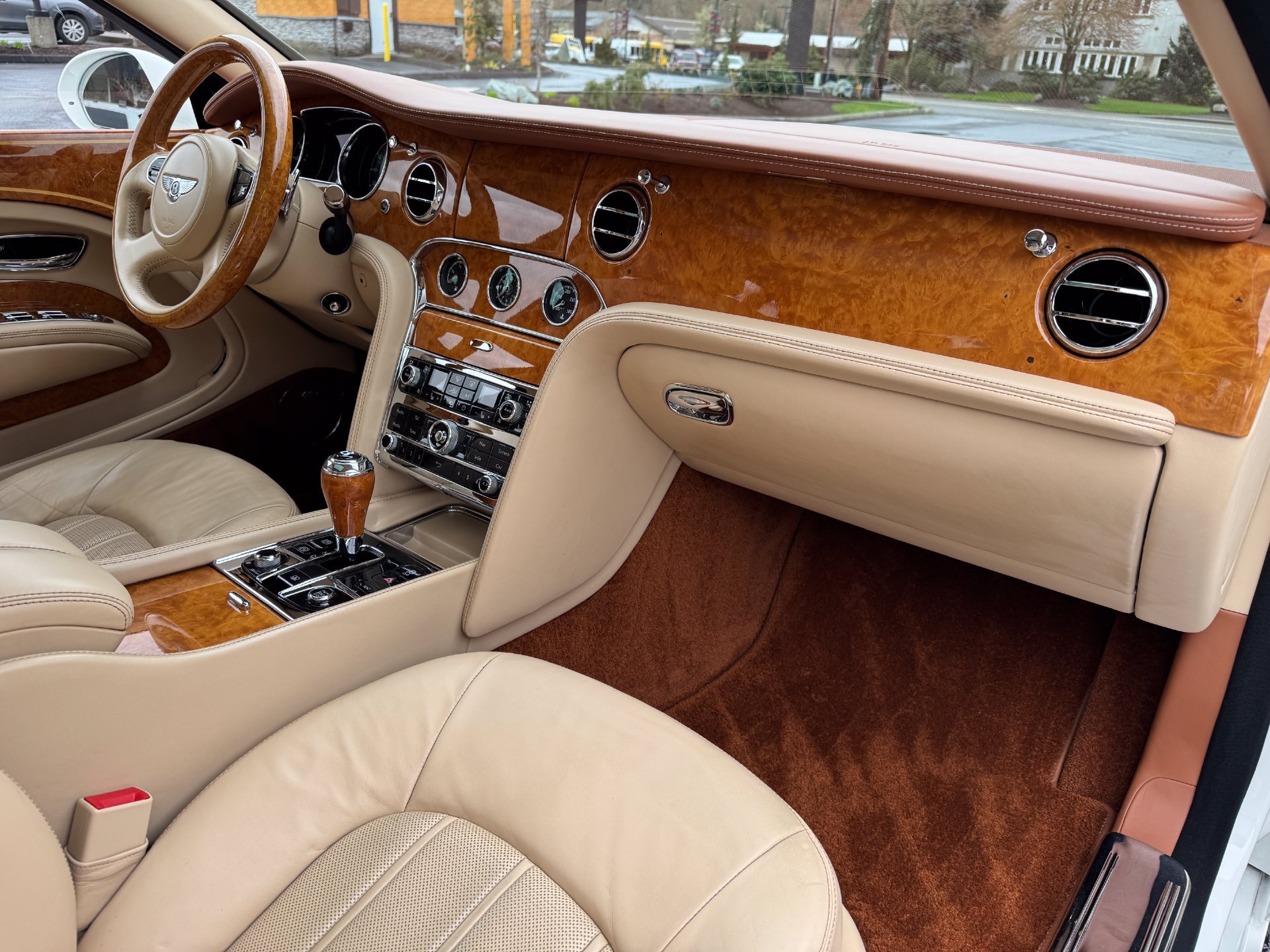 Used 2013 Bentley Mulsanne RWD image 42