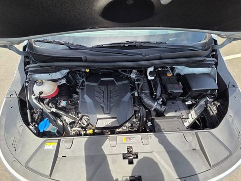 Used 2022 Kia Carnival LX FWD image 26