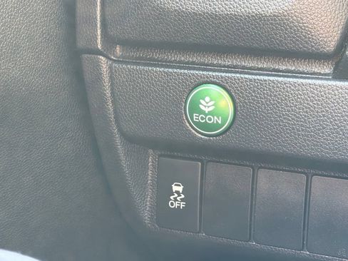 Used 2015 Honda Fit LX image 29