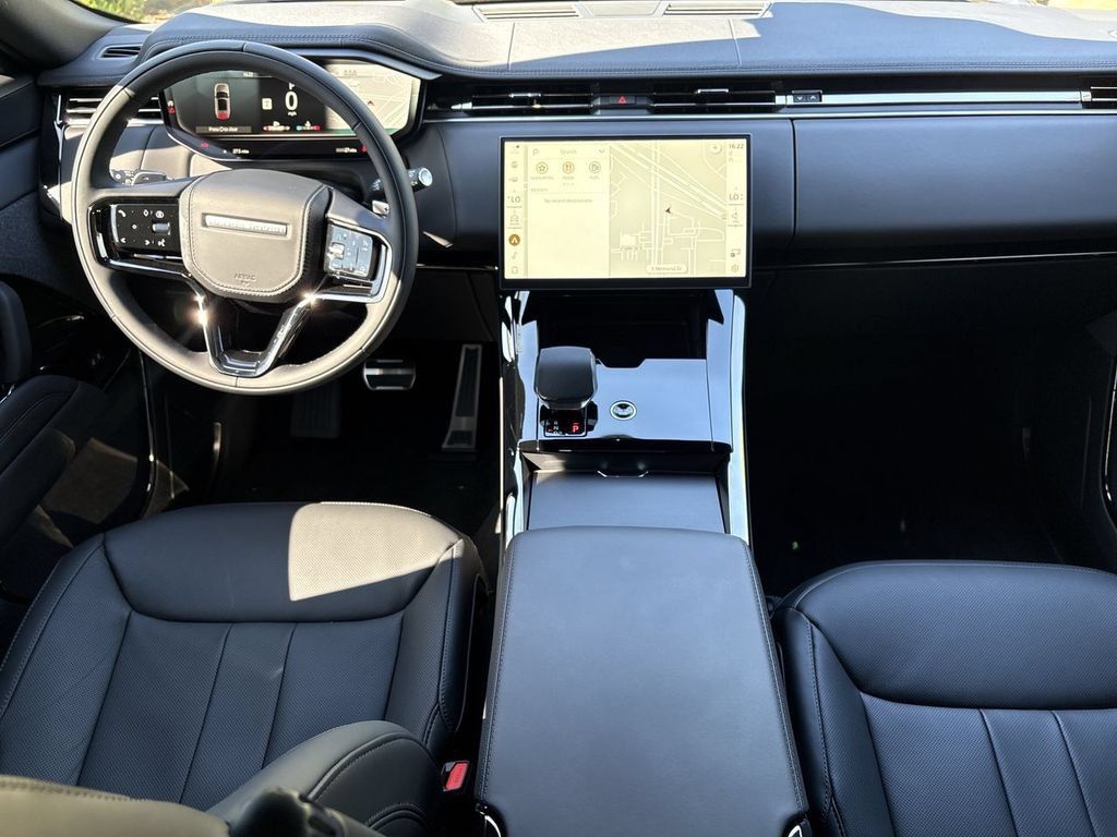 New 2027 Land Rover Range Rover Sport Dynamic SE AWD/4WD image 12