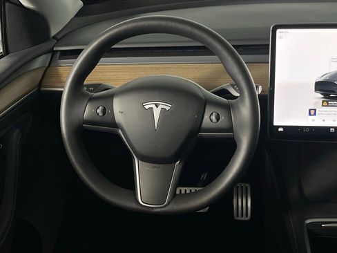 Used 2023 Tesla Model Y Performance image 33