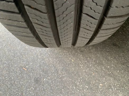 Used 2021 Jeep Cherokee Latitude Lux w/ Sun & Sound Group image 39