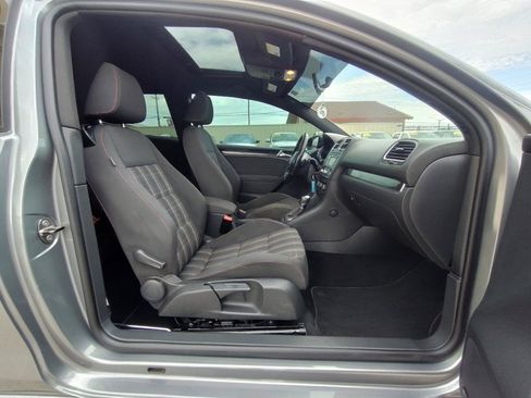 Used 2012 Volkswagen Golf 2-Door FWD image 33