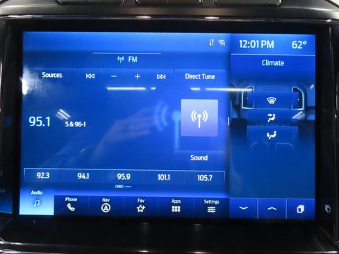 Used 2022 Ford F250 Lariat w/ Black Appearance Pkg AWD/4WD image 20