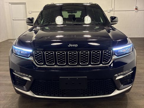 Used 2022 Jeep Grand Cherokee Summit AWD/4WD image 2