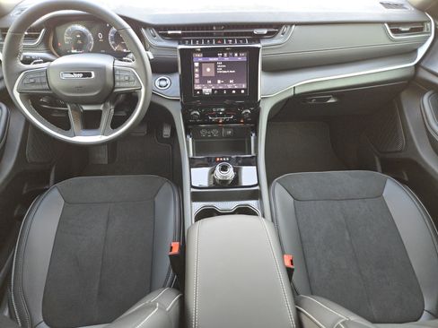 New 2025 Jeep Grand Cherokee 4WD image 19