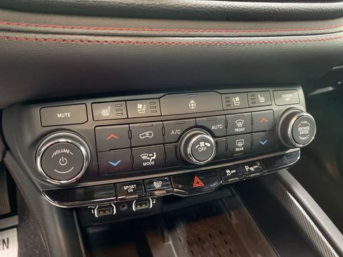 Used 2025 Dodge Durango R/T AWD/4WD image 14
