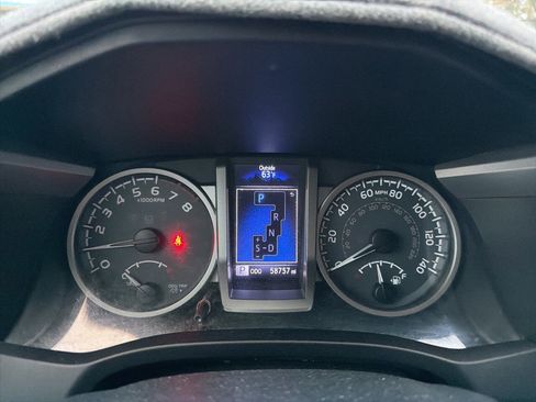 Used 2018 Toyota Tacoma SR5 image 13