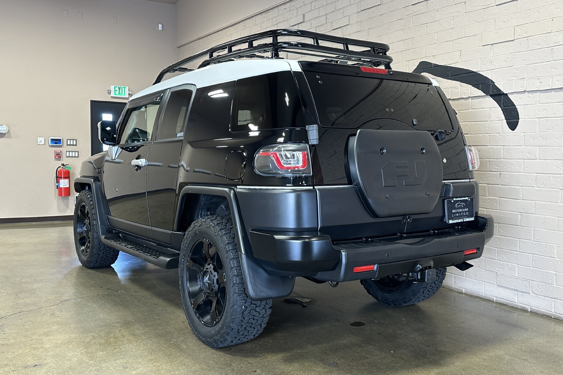 Used 2007 Toyota FJ Cruiser 4WD w/ Upgrade Pkg 1 image 6