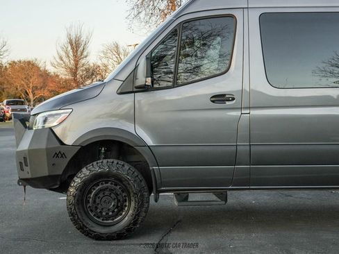 Used 2022 Mercedes-Benz Sprinter 2500 image 4