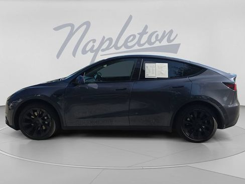 Used 2022 Tesla Model Y Long Range AWD/4WD image 4