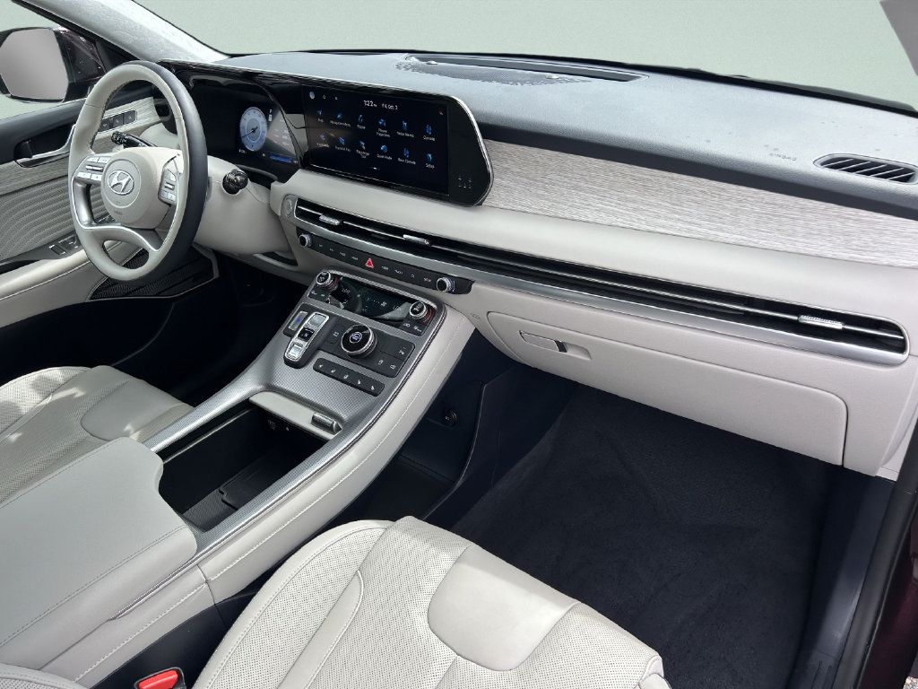 Certified 2024 Hyundai Palisade Calligraphy FWD image 17