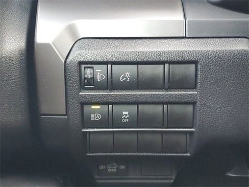 Used 2024 Toyota Tacoma TRD Off-Road image 17