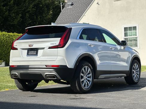 Used 2022 Cadillac XT4 Premium Luxury w/ Safety Alert Package FWD image 8