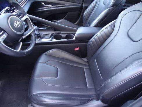 Used 2024 Hyundai Elantra Limited FWD image 6