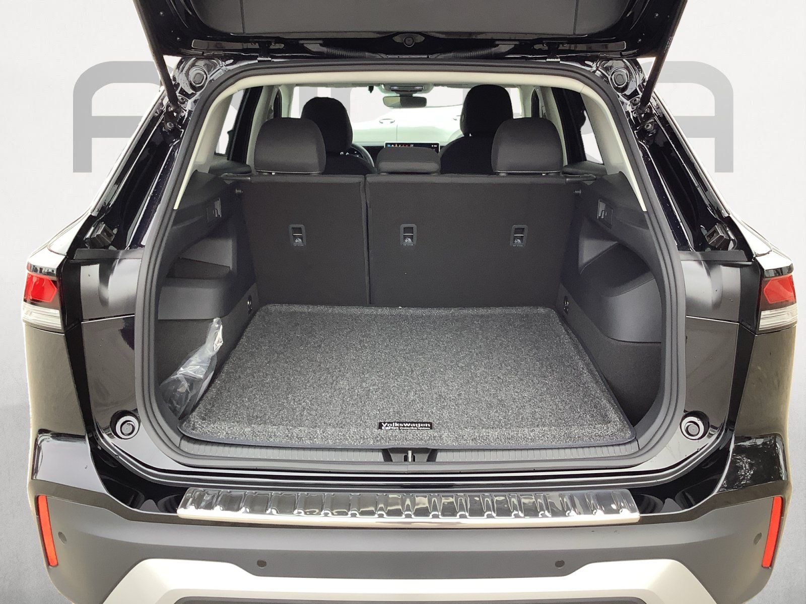 New 2026 Volkswagen Tiguan S FWD image 10