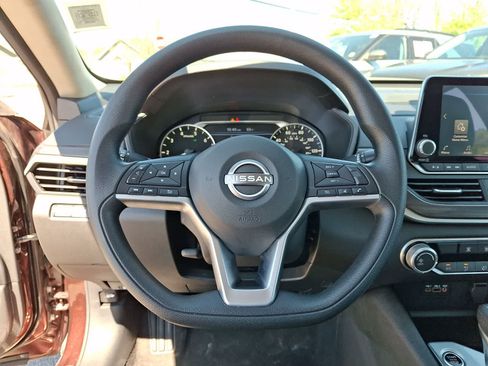 Used 2024 Nissan Altima 2.5 SV FWD image 20
