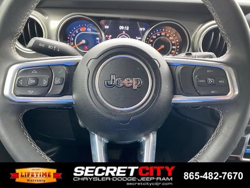 Used 2023 Jeep Wrangler Unlimited Sahara AWD/4WD image 18