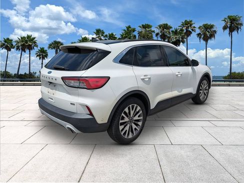 Certified 2020 Ford Escape Titanium w/ Titanium Premium Package 2.0 FWD image 7