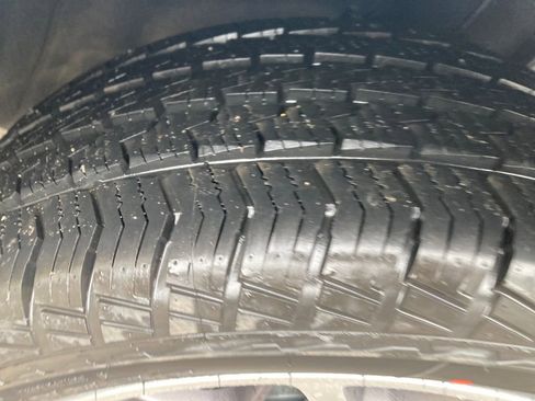 Used 2018 Jeep Grand Cherokee Limited image 32