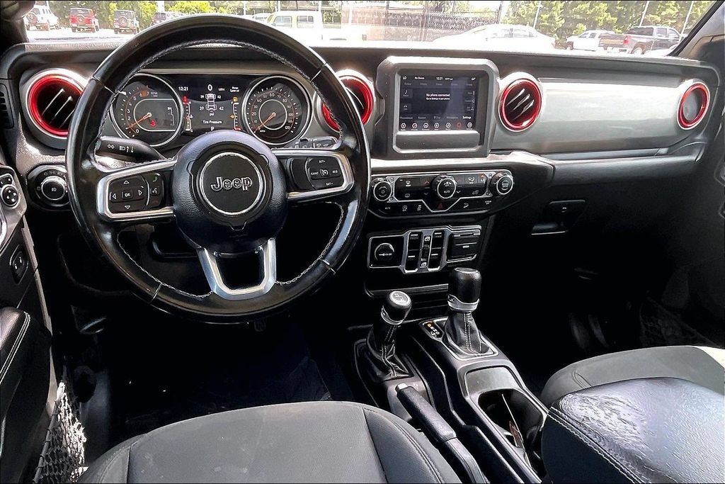 Used 2020 Jeep Wrangler Unlimited Sahara AWD/4WD image 5