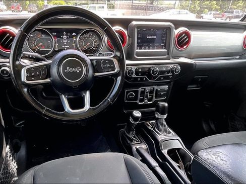 Used 2020 Jeep Wrangler Unlimited Sahara AWD/4WD image 5