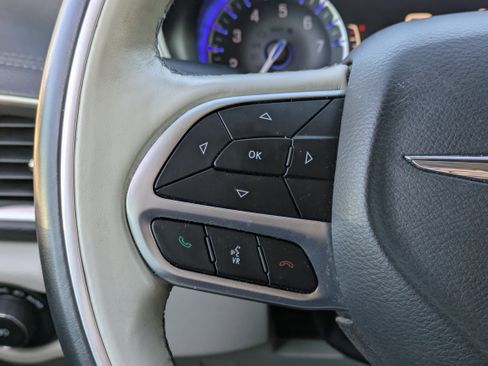 Used 2018 Chrysler Pacifica Limited w/ Advanced Safetytec Group image 24