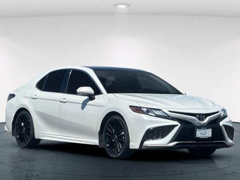 Used 2022 Toyota Camry XSE w/ Navigation Package AWD/4WD image 5