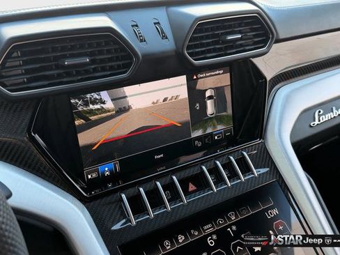 Used 2022 Lamborghini Urus AWD/4WD image 19