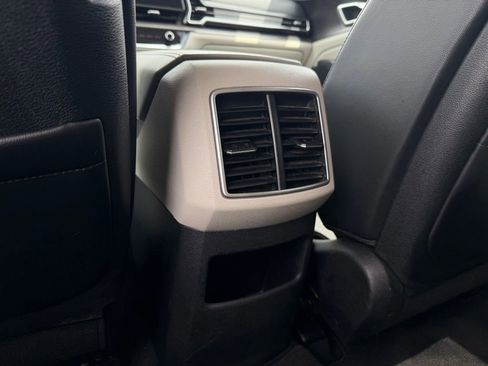 Used 2024 Kia Sportage EX FWD image 29