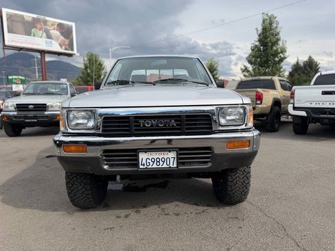 Used 1991 Toyota Pickup Deluxe AWD/4WD image 52