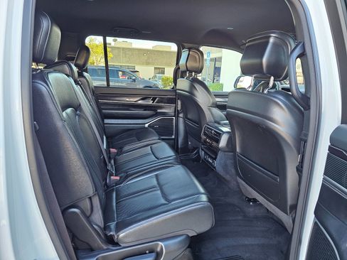 Used 2024 Jeep Wagoneer L 4WD image 23