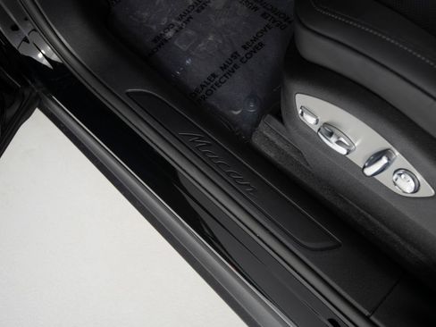 Certified 2026 Porsche Macan AWD/4WD image 21