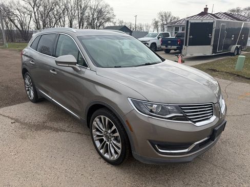 Used 2017 Lincoln MKX Select w/ Select Plus Package image 3