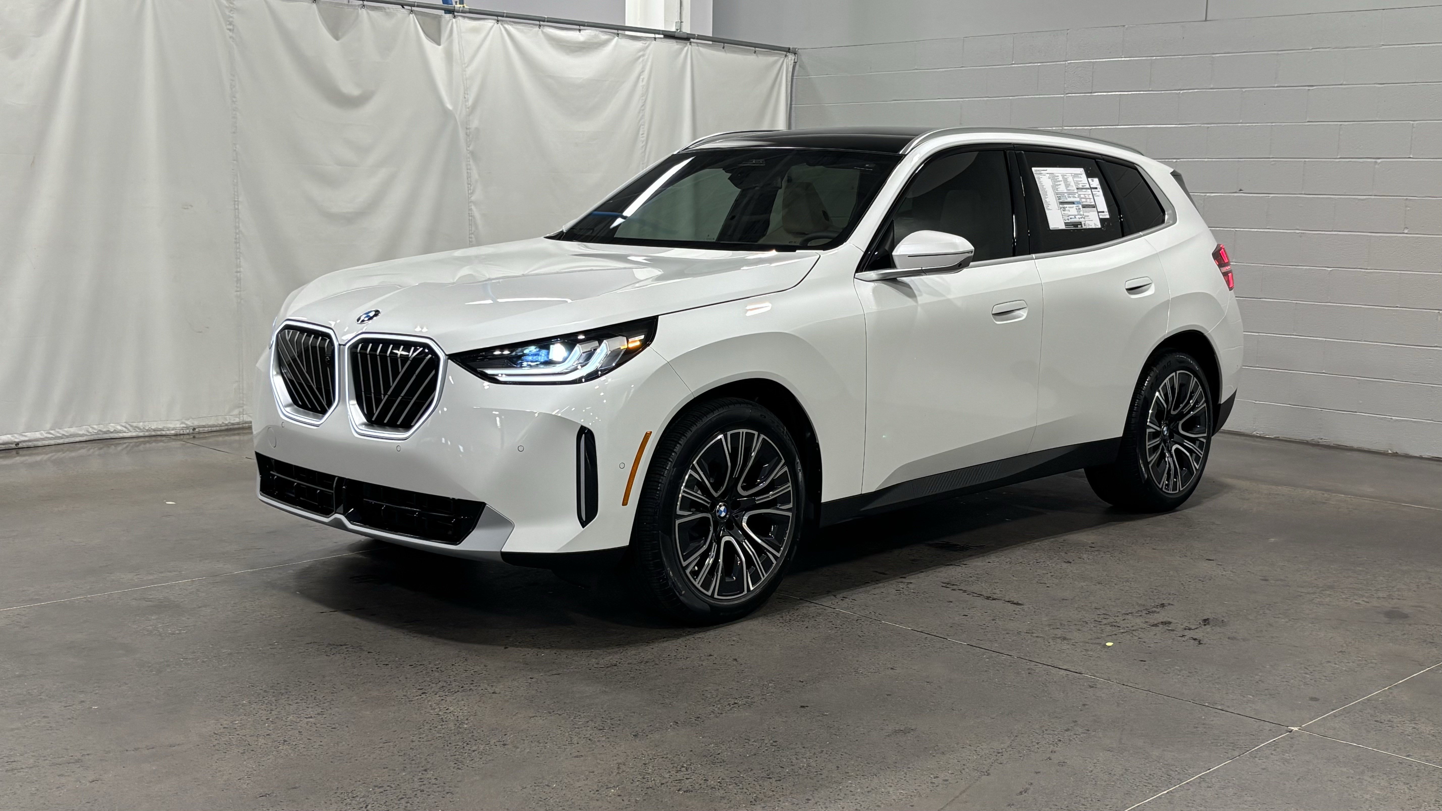 Used 2026 BMW X3 xDrive30i w/ Premium Package AWD/4WD image 3