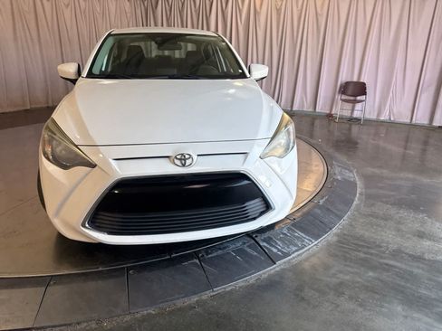 Used 2018 Toyota Yaris iA FWD image 2