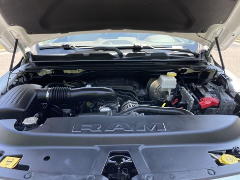 Used 2020 RAM 1500 Laramie AWD/4WD image 32